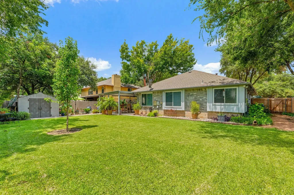 1221 Bell Rock Circle Pflugerville TX 78660