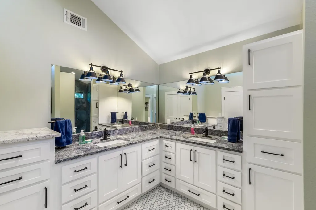 3609 Peninsular Drive Marble Falls TX 78654