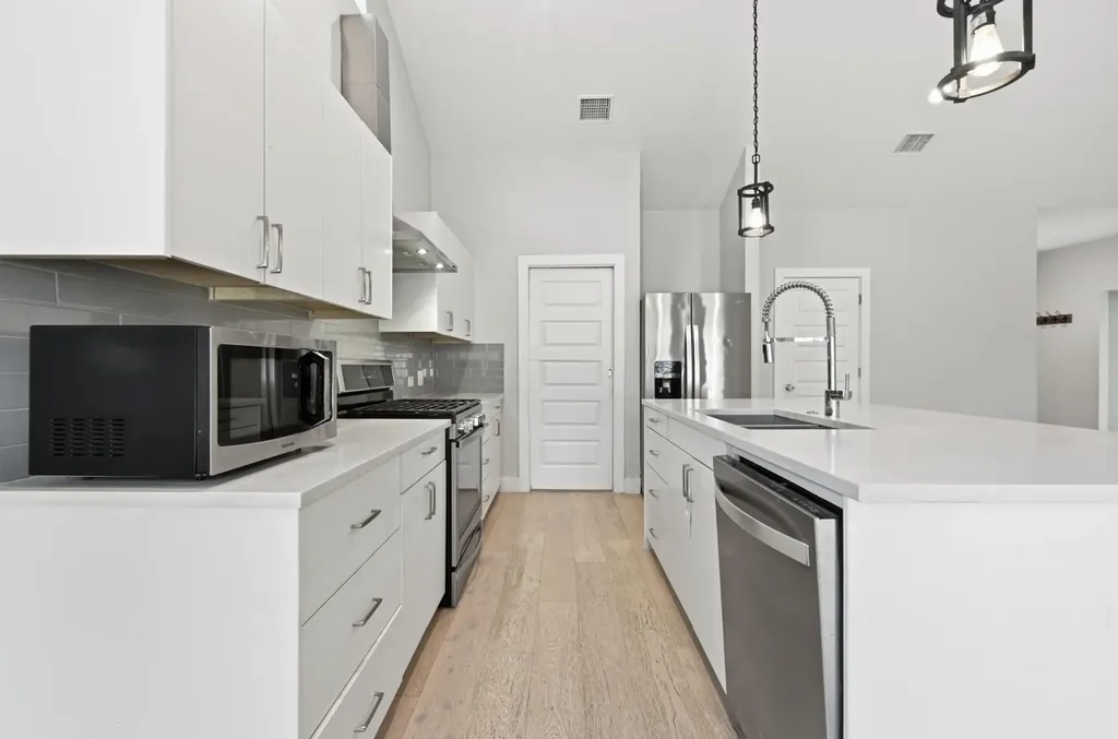 4207 Alexandria Drive Austin TX 78749