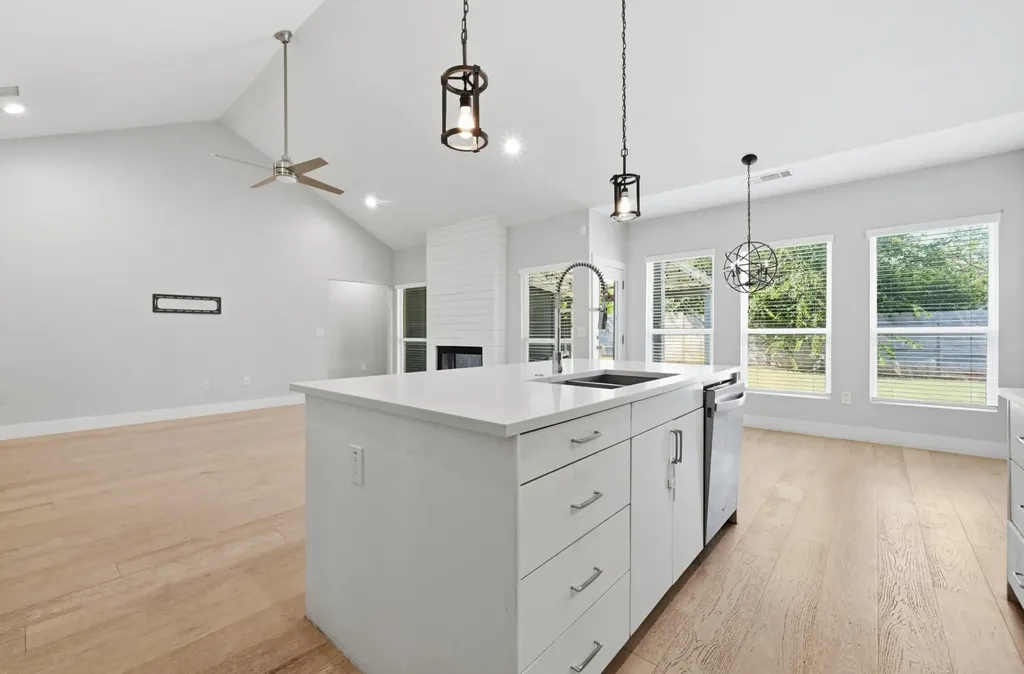 4207 Alexandria Drive Austin TX 78749