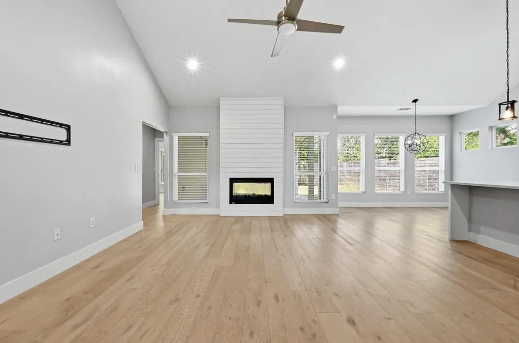 4207 Alexandria Drive Austin TX 78749