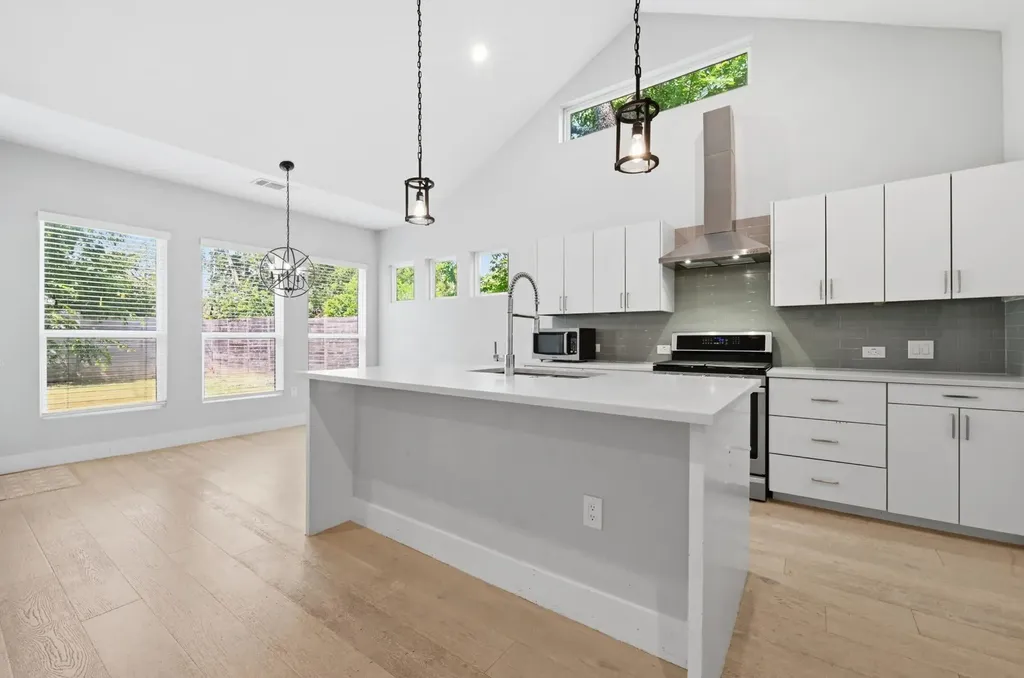 4207 Alexandria Drive Austin TX 78749