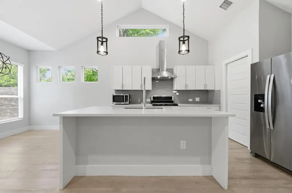 4207 Alexandria Drive Austin TX 78749