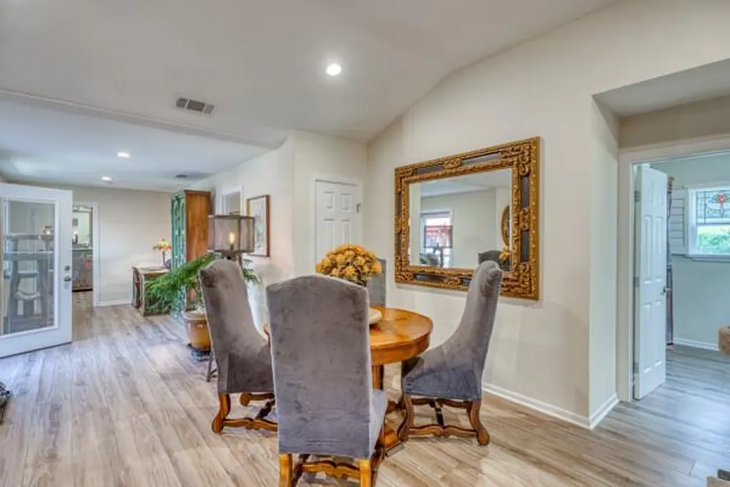 215 E Mcgee Trail Kingsland TX 78639