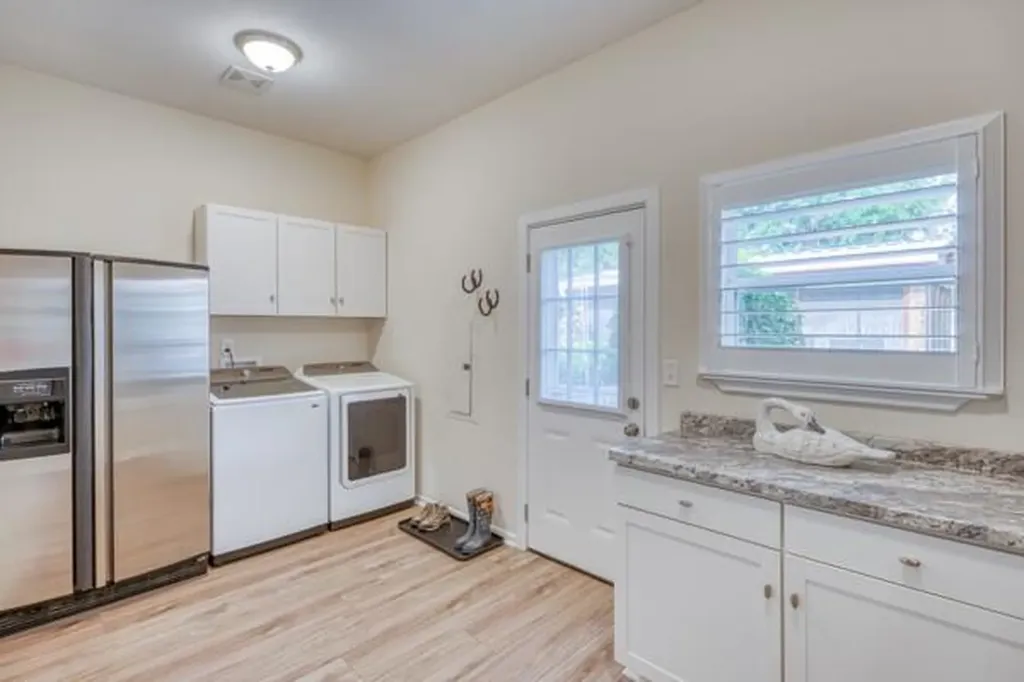 215 E Mcgee Trail Kingsland TX 78639
