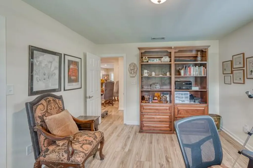 215 E Mcgee Trail Kingsland TX 78639