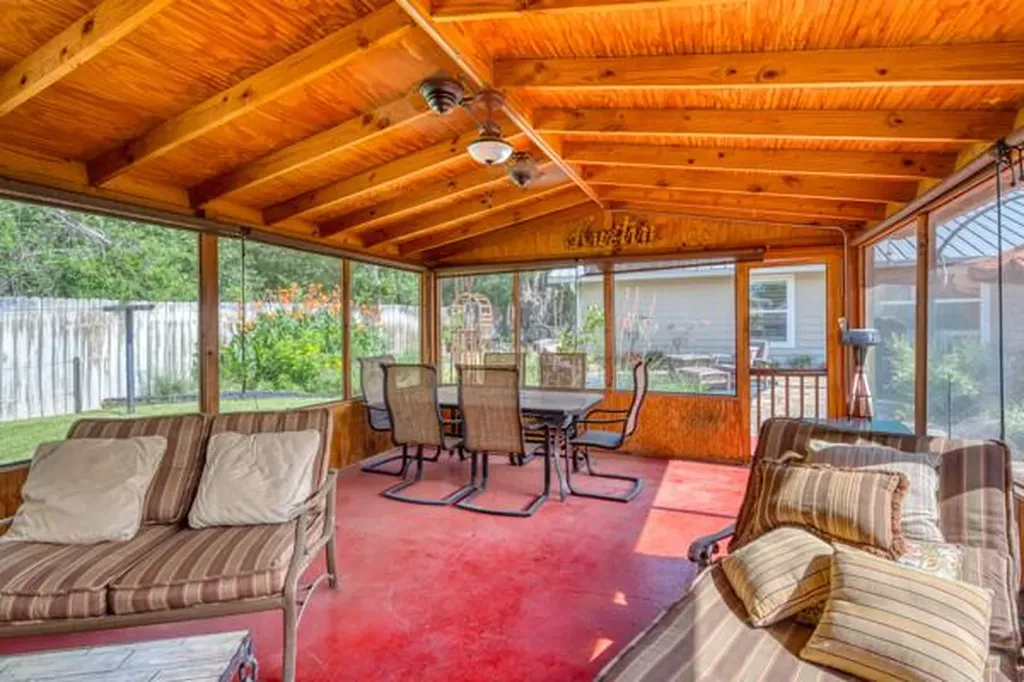 215 E Mcgee Trail Kingsland TX 78639