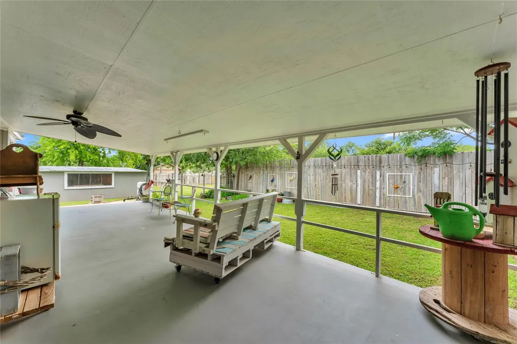 130 Banks Street Kingsland TX 78639