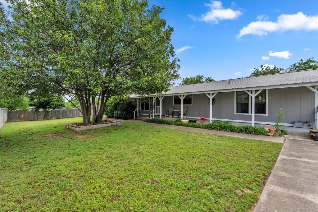 130 Banks Street Kingsland TX 78639