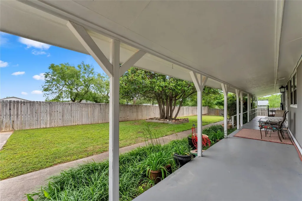 130 Banks Street Kingsland TX 78639
