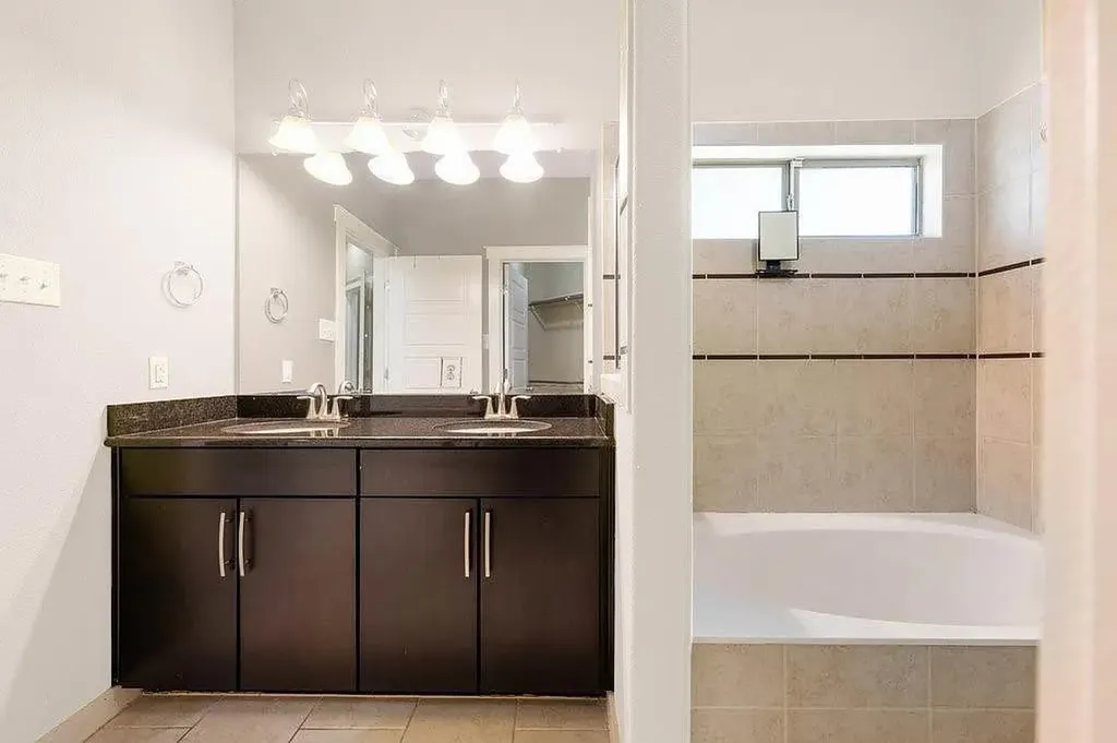 2001 Faro Drive Austin TX 78741