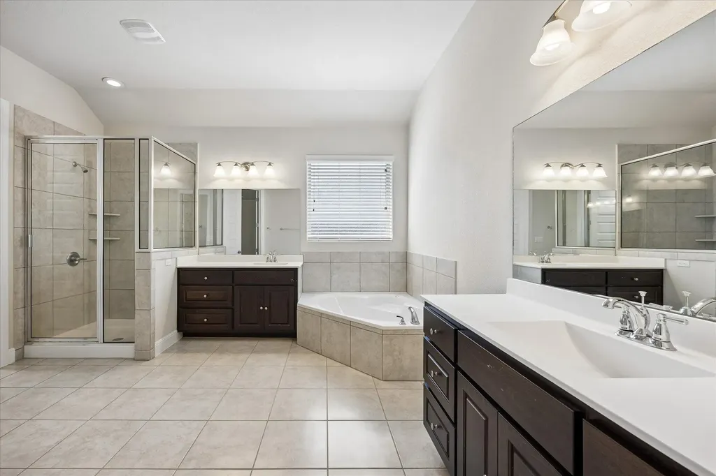 365 Arapaho Drive Kyle TX 78640