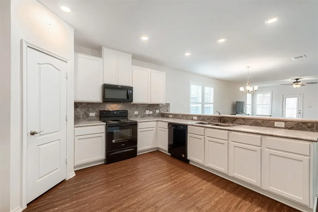 221 Auburn Street Kyle TX 78640