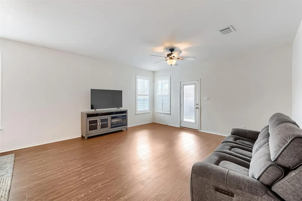 221 Auburn Street Kyle TX 78640