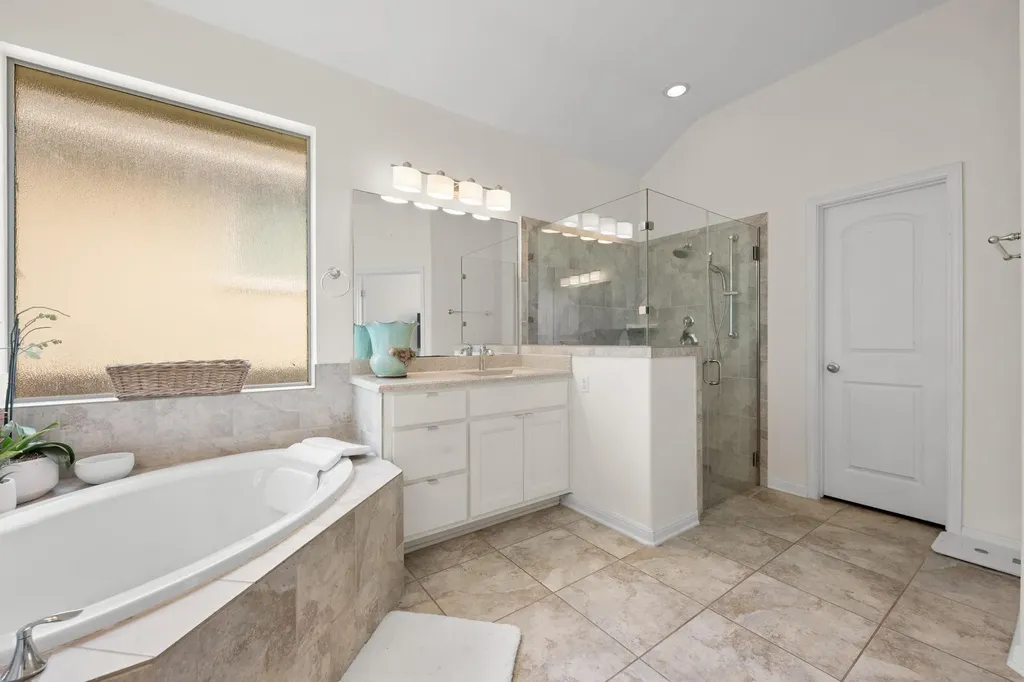 4221 Gandara Bend Austin TX 78738