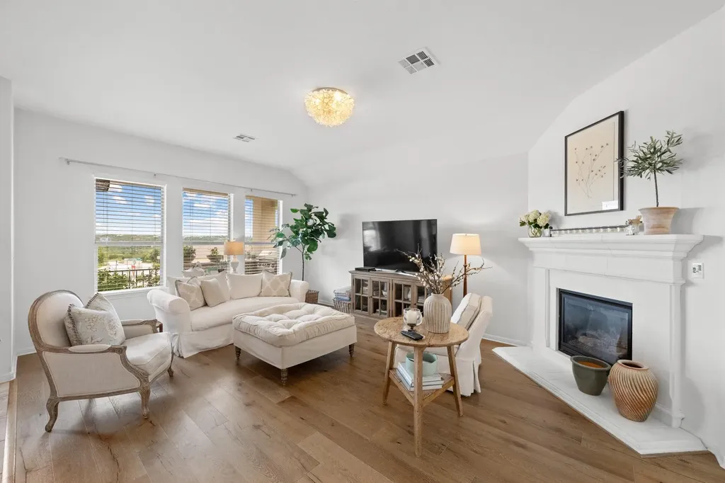 4221 Gandara Bend Austin TX 78738