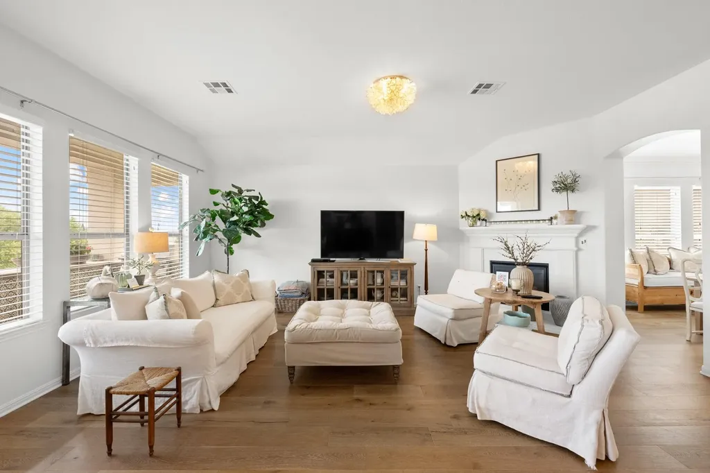 4221 Gandara Bend Austin TX 78738