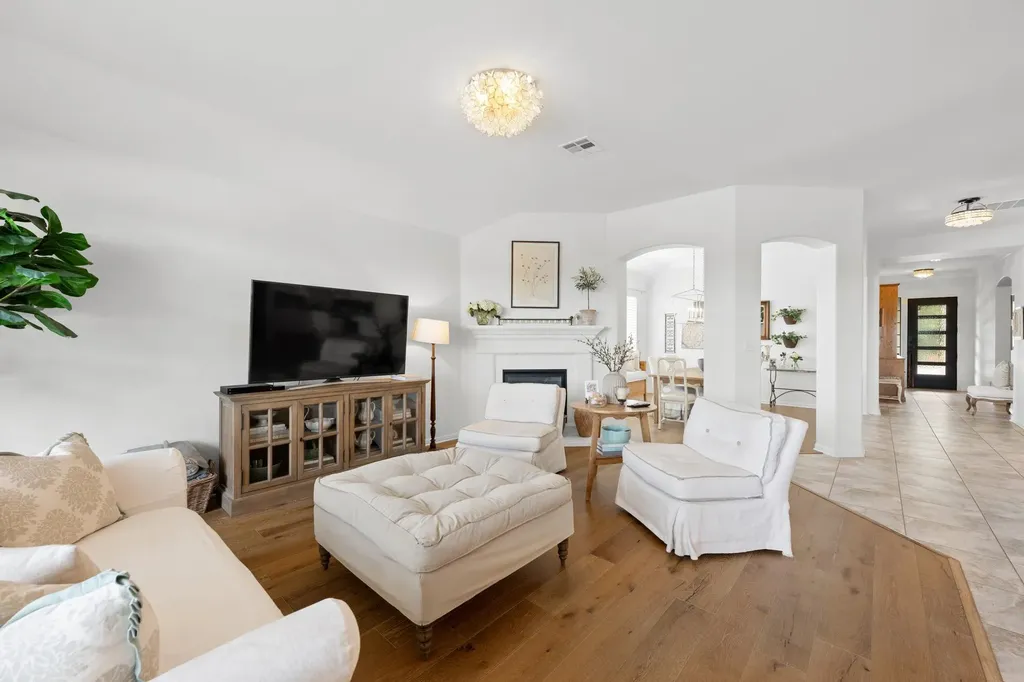 4221 Gandara Bend Austin TX 78738
