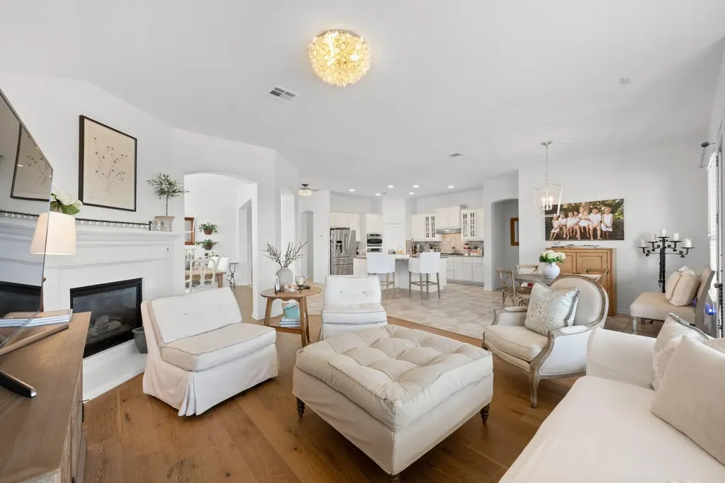4221 Gandara Bend Austin TX 78738