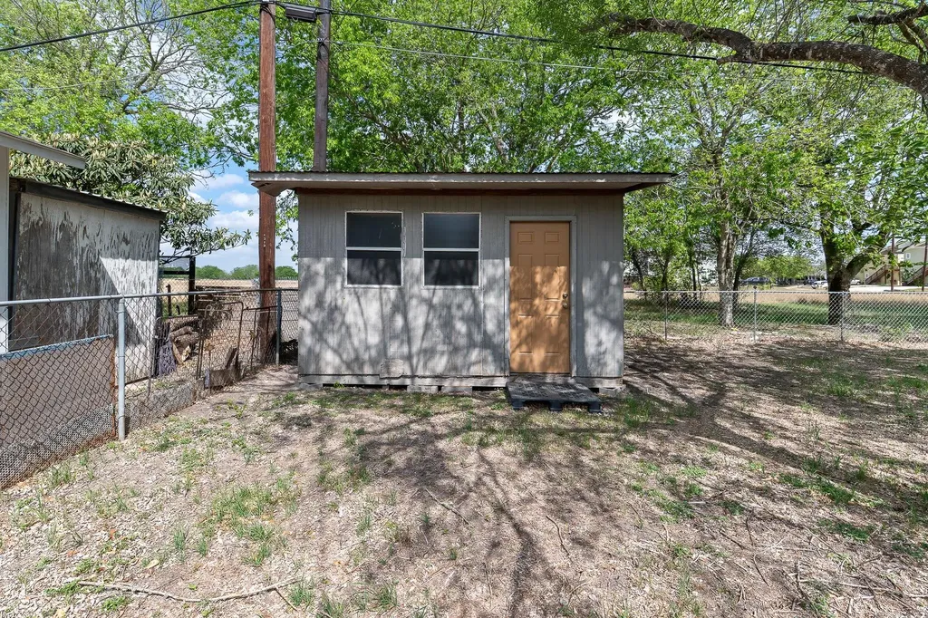 1311 Monte Vista Drive Lockhart TX 78644