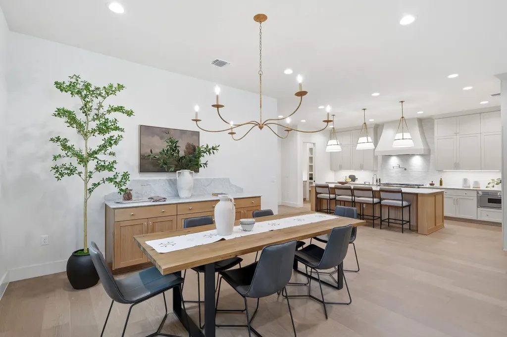 1904 Sharon Lane Austin TX 78703