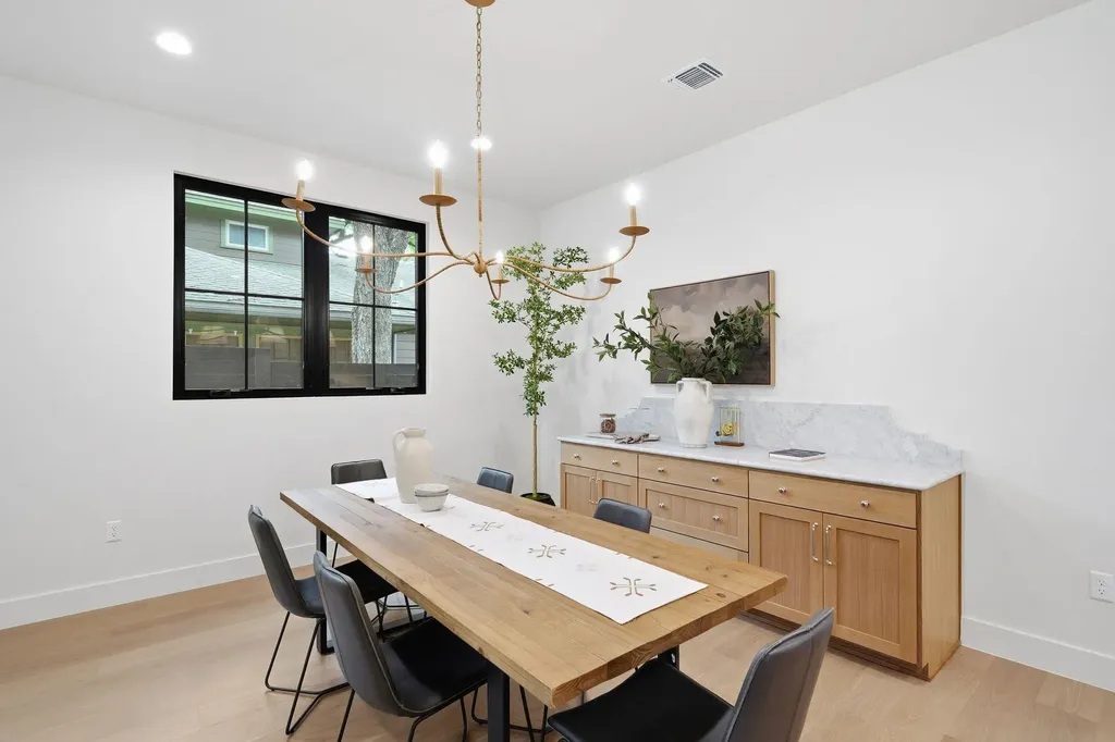 1904 Sharon Lane Austin TX 78703
