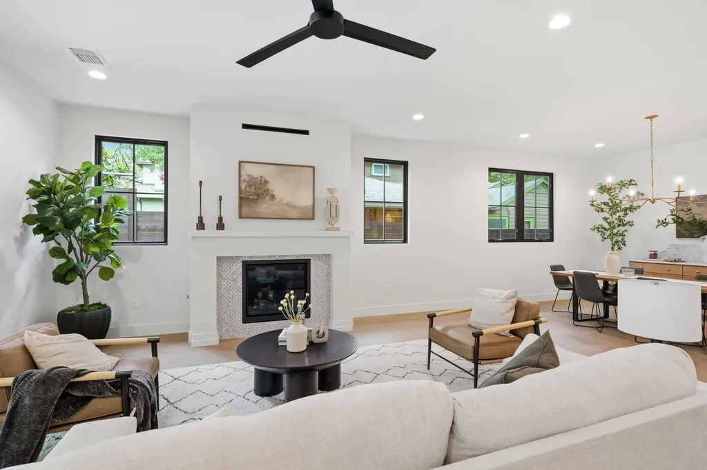 1904 Sharon Lane Austin TX 78703