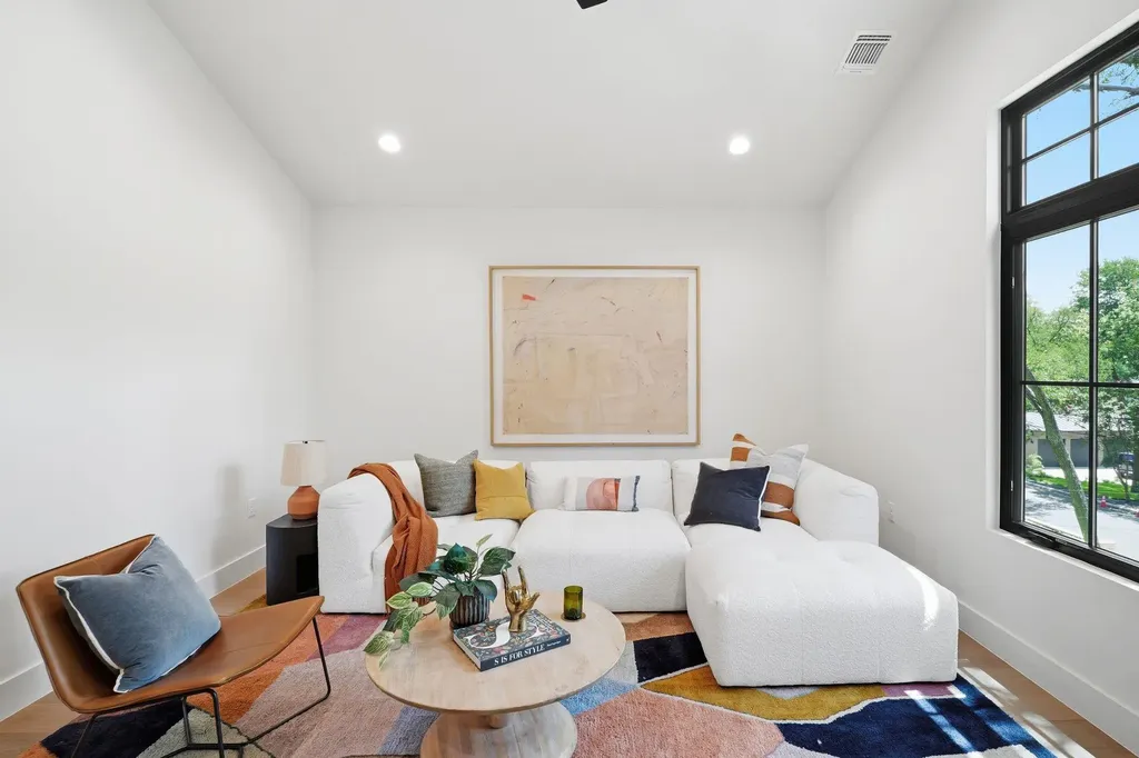 1904 Sharon Lane Austin TX 78703