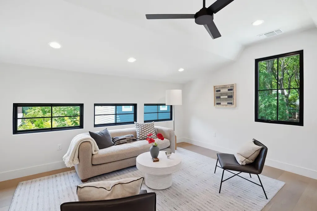 1904 Sharon Lane Austin TX 78703