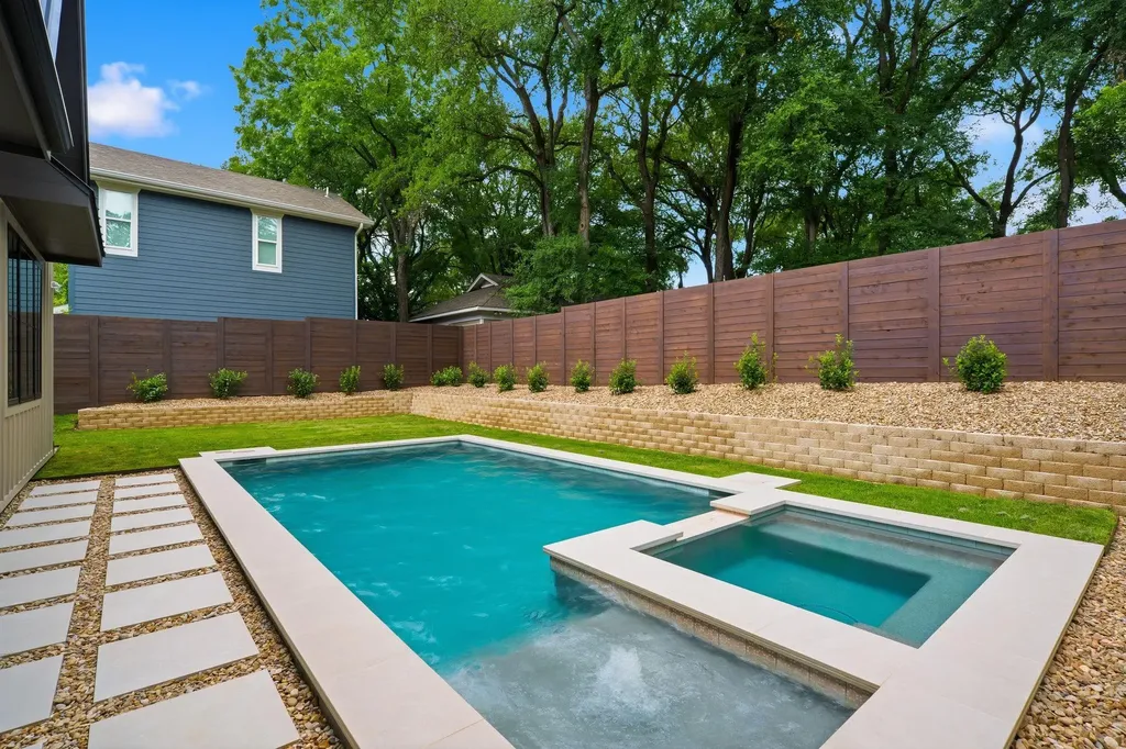1904 Sharon Lane Austin TX 78703