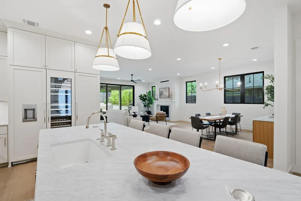 1904 Sharon Lane Austin TX 78703