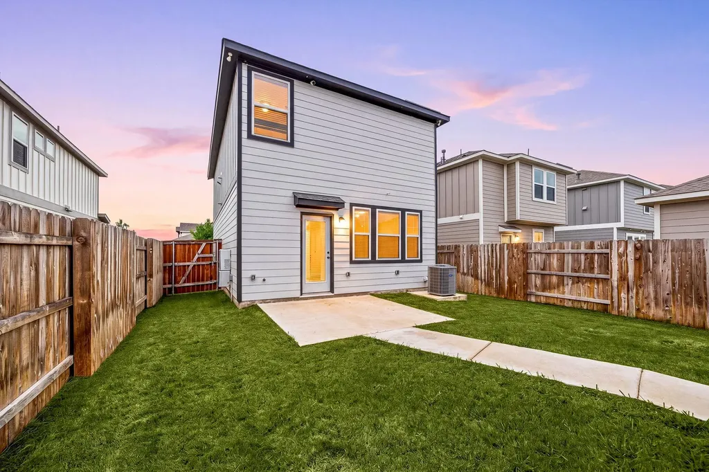 2456 Jack Nora Way Round Rock TX 78665