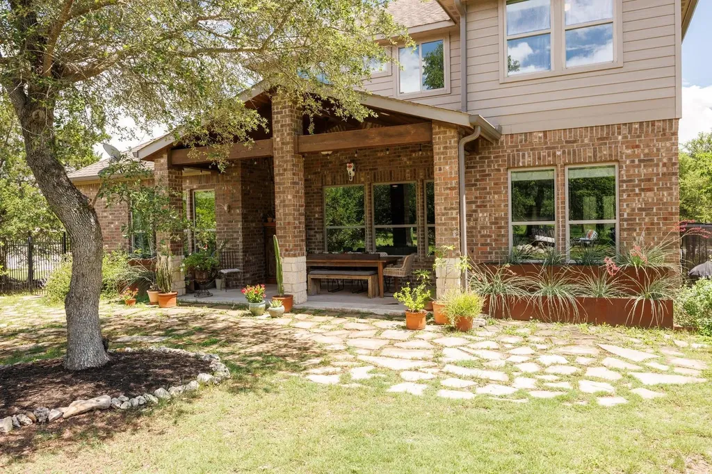 1135 Blue Ridge Dr. Drive Dripping Springs TX 78620
