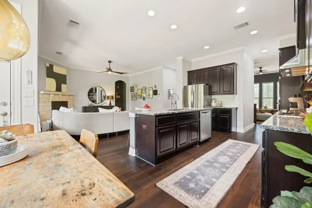 1135 Blue Ridge Dr. Drive Dripping Springs TX 78620