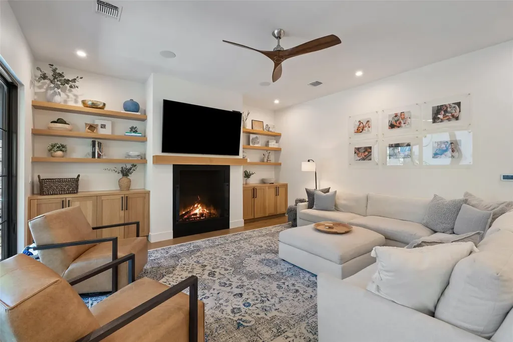 2107 Peach Tree Street Austin TX 78704