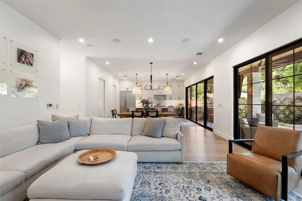 2107 Peach Tree Street Austin TX 78704