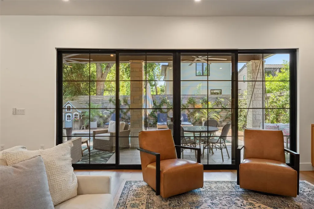 2107 Peach Tree Street Austin TX 78704