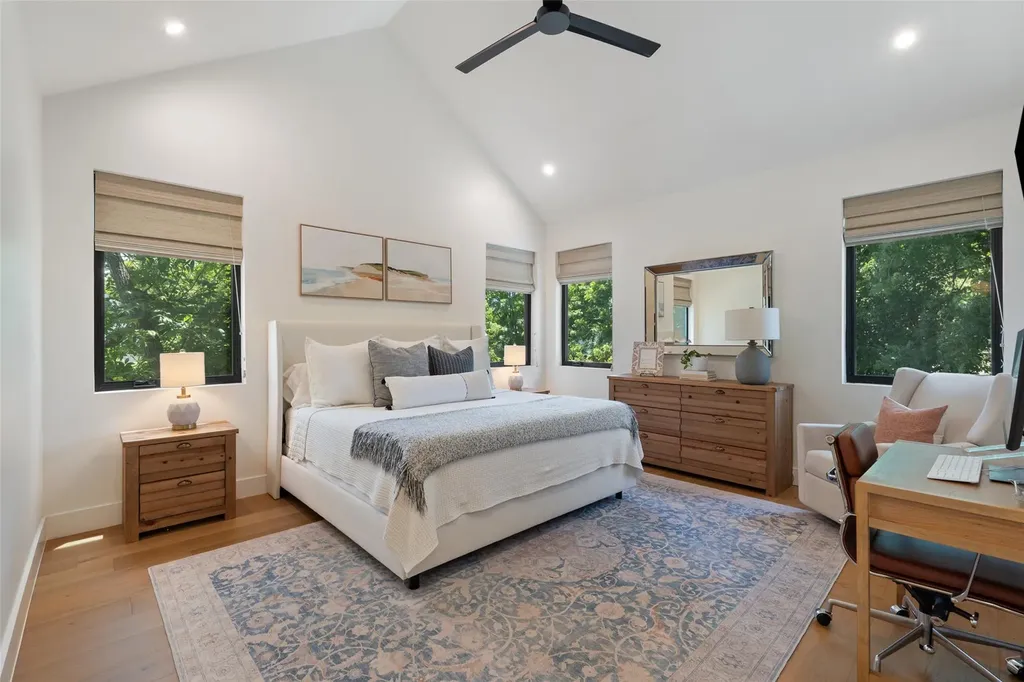 2107 Peach Tree Street Austin TX 78704