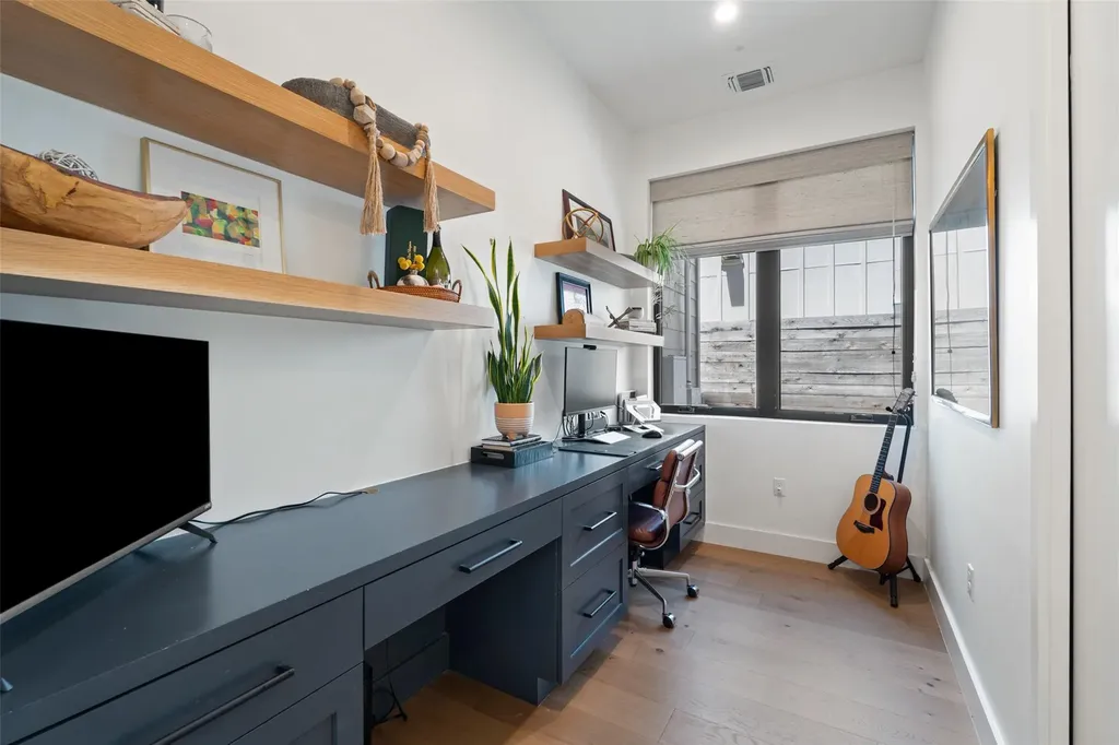 2107 Peach Tree Street Austin TX 78704