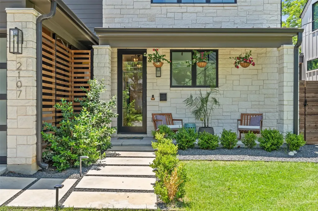 2107 Peach Tree Street Austin TX 78704