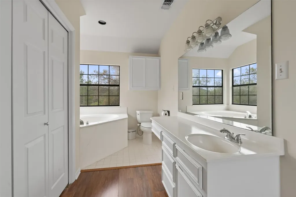 17511 E Darleen Drive Leander TX 78641