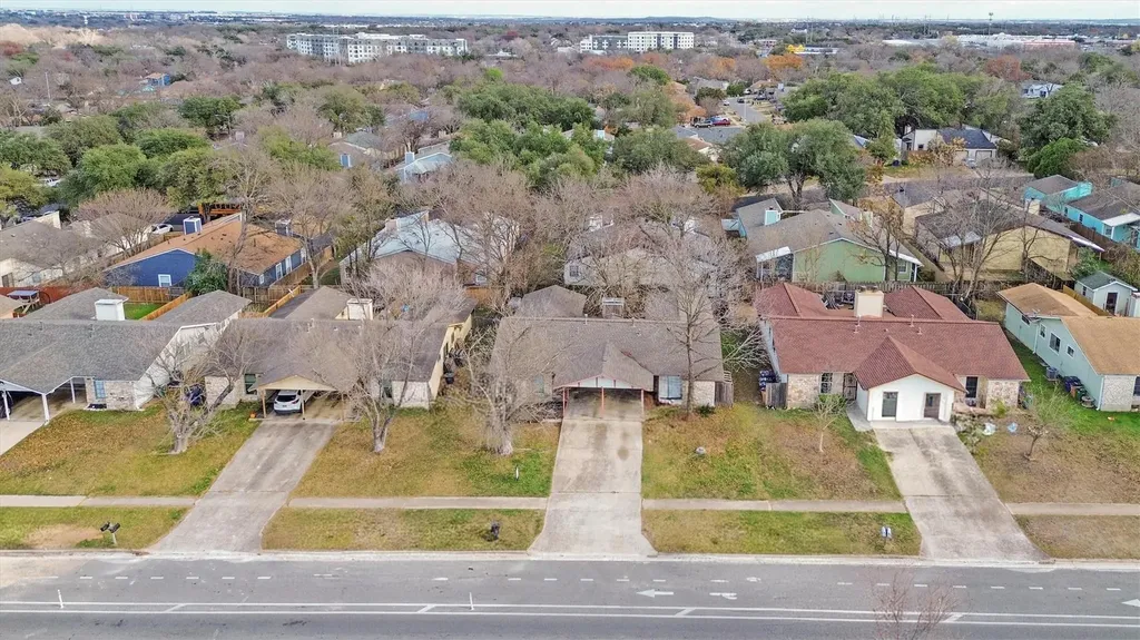 6305 Emerald Forest Drive Austin TX 78745