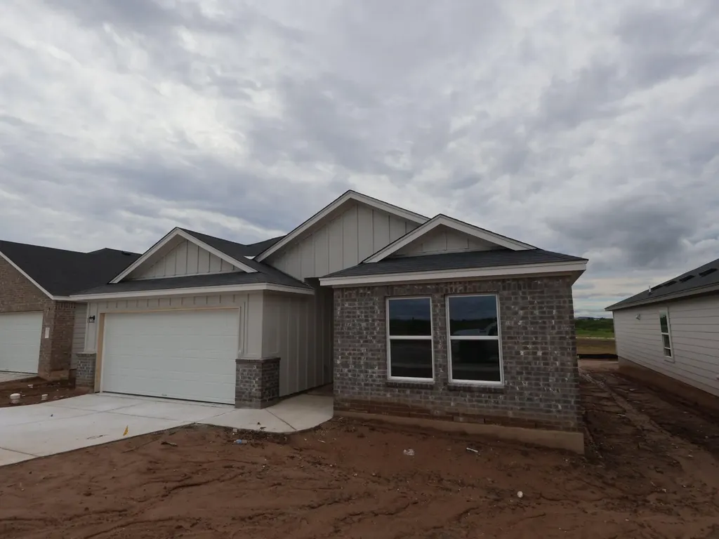 12308 Setting Peak Lane Buda TX 78610