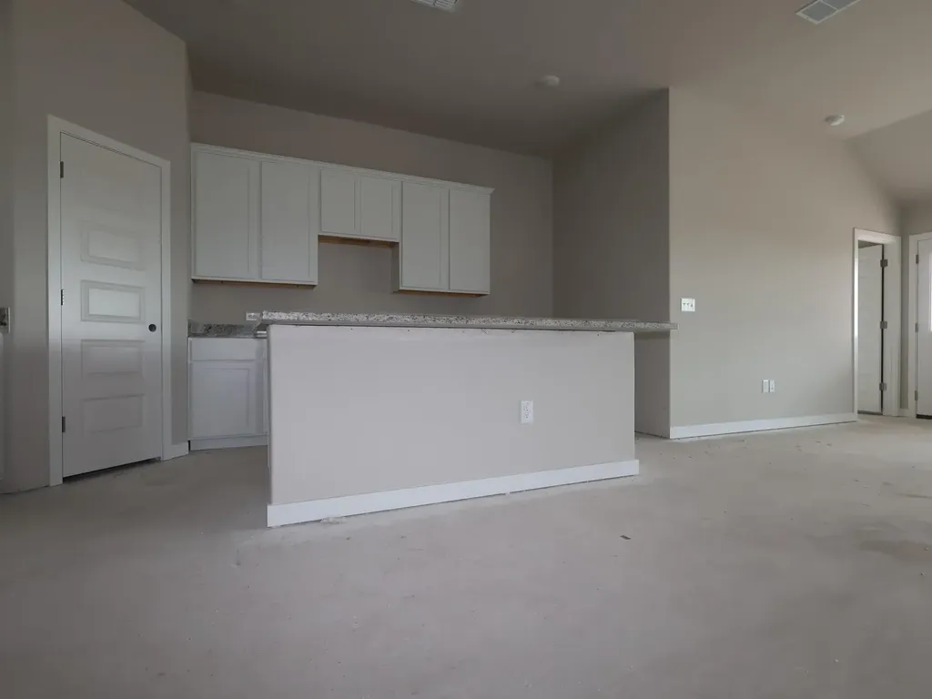 12308 Setting Peak Lane Buda TX 78610