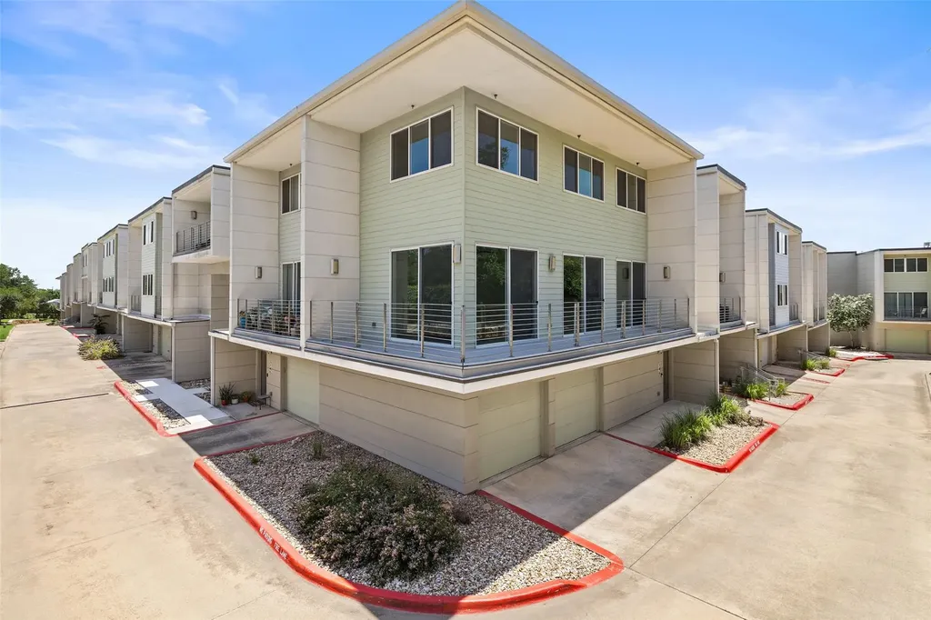 604 N Bluff Drive Austin TX 78745