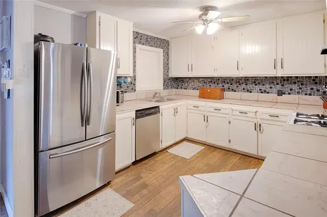 371 County Road 146 Hallettsville TX 77964