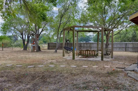 371 County Road 146 Hallettsville TX 77964