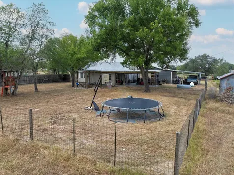 371 County Road 146 Hallettsville TX 77964