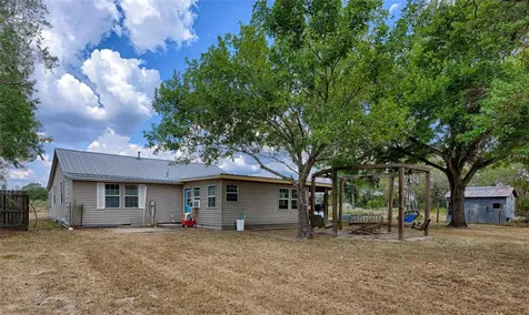 371 County Road 146 Hallettsville TX 77964