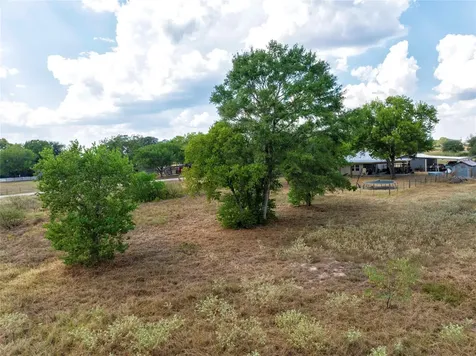 371 County Road 146 Hallettsville TX 77964